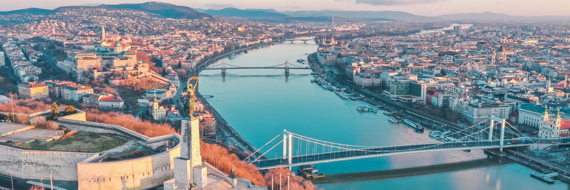 From Gellért Hill to City Park - 6 hours tour by minivan at Budapest